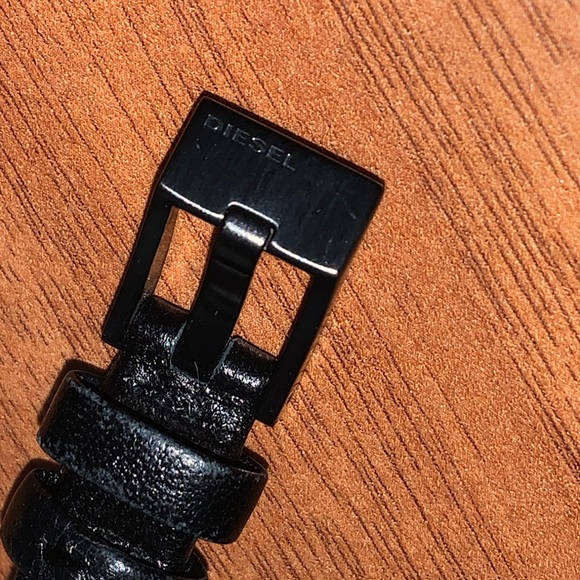 Diesel “Only the Brave” Mini Face Watch - Picture 2 of 9